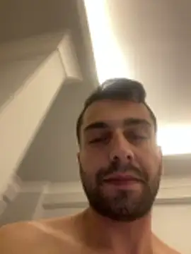 Snapshot of Emre-34 chatting on 12-16-25, 01:59 Emre-34 online show from 12-16-25, 01:59