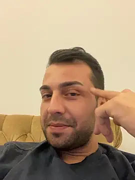 Snapshot of Emre-34 chatting on 11-19-25, 06:08 Emre-34 online show from 11-19-25, 06:08