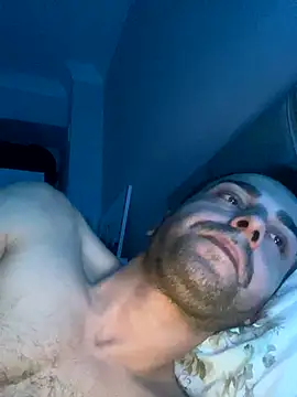 Snapshot of Emre-34 chatting on 11-18-25, 12:15 Emre-34 online show from 11-18-25, 12:15