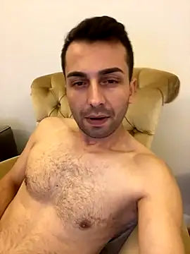 Snapshot of Emre-34 chatting on 11-13-25, 10:46 Emre-34 online show from 11-13-25, 10:46