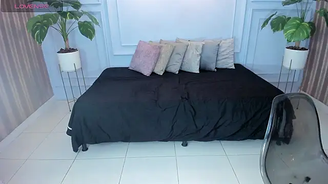 Snapshot of cintiagreyx chatting on 03-28-26, 11:33 cintiagreyx online show from 03-28-26, 11:33