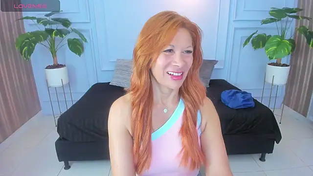 Snapshot of cintiagreyx chatting on 04-08-26, 11:33 cintiagreyx online show from 04-08-26, 11:33