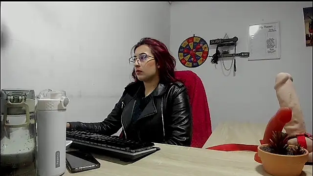 Snapshot of Scarlett_Sen chatting on 03-14-25, 01:24 Scarlett Sen online show from 03-14-25, 01:24