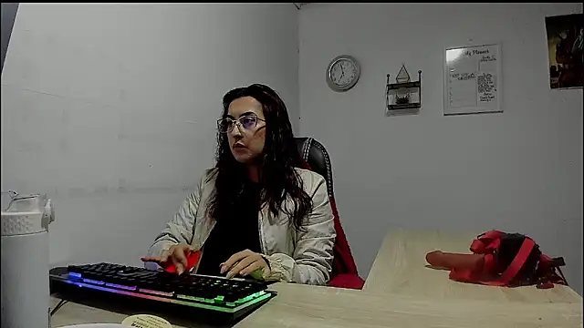 Snapshot of Scarlett_Sen chatting on 01-29-25, 01:38 Scarlett Sen online show from 01-29-25, 01:38