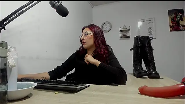 Snapshot of Scarlett_Sen chatting on 02-26-25, 04:05 Scarlett Sen online show from 02-26-25, 04:05