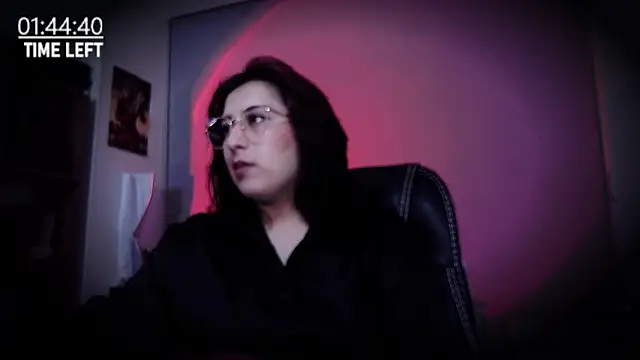 Snapshot of Scarlett_Sen chatting on 06-24-26, 03:21 Scarlett Sen online show from 06-24-26, 03:21