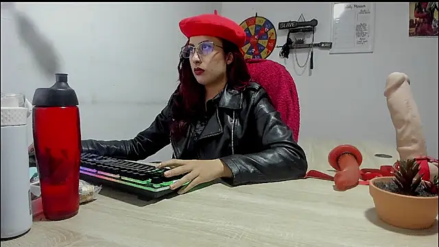 Snapshot of Scarlett_Sen chatting on 03-18-25, 02:17 Scarlett Sen online show from 03-18-25, 02:17