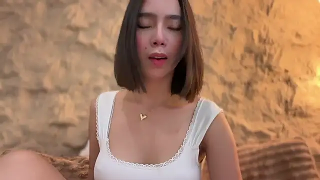 GenesisCastillano online show from 04-09-26, 02:57