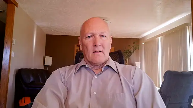 Snapshot of BasicAnt chatting on 06-19-26, 02:23 BasicAnt online show from 06-19-26, 02:23