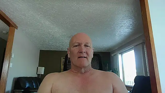 Snapshot of BasicAnt chatting on 01-15-25, 08:37 BasicAnt online show from 01-15-25, 08:37