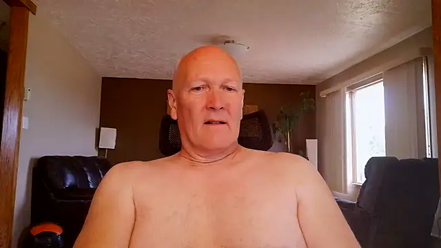 Snapshot of BasicAnt chatting on 06-16-26, 02:28 BasicAnt online show from 06-16-26, 02:28