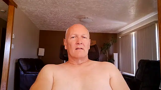 Snapshot of BasicAnt chatting on 07-16-26, 06:38 BasicAnt online show from 07-16-26, 06:38