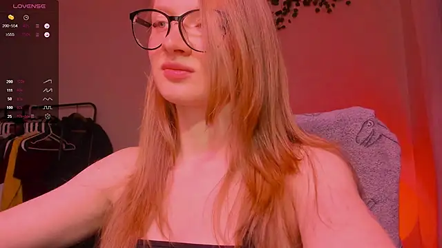 mollytuck online show from 10-28-25, 03:11