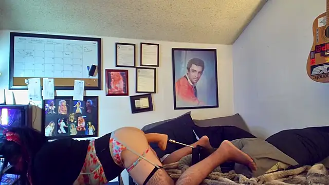 Snapshot of DoMeDoggyDiana chatting on 12-30-24, 10:43 DoMeDoggyDiana online show from 12-30-24, 10:43