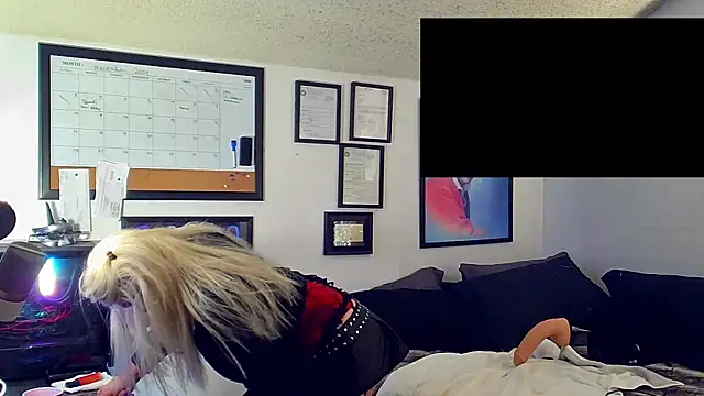 Snapshot of DoMeDoggyDiana chatting on 12-04-24, 06:49 DoMeDoggyDiana online show from 12-04-24, 06:49