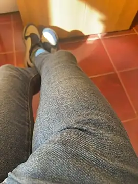 MAHKE12 online show from 11-21-25, 09:30