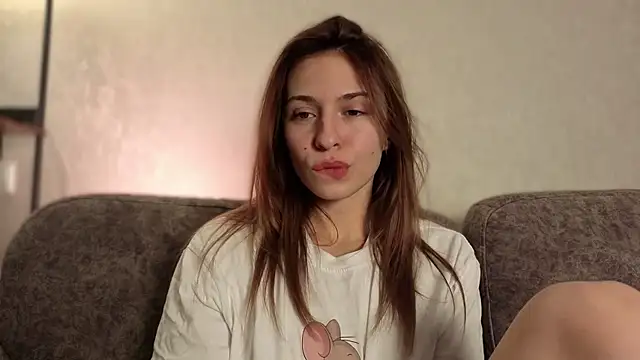 LovelyKatea online show from 11-20-25, 02:07