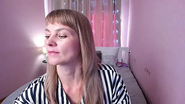 annasimonsj online show from 05-15-26, 12:52