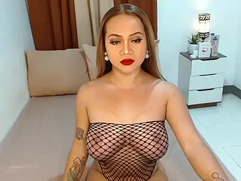 QueenVersa online show from 05-16-26, 11:59