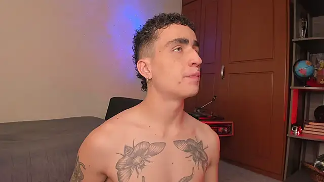 Snapshot of syd_onfire chatting on 02-09-25, 06:01 syd onfire online show from 02-09-25, 06:01