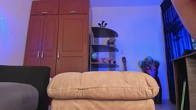 Snapshot of syd_onfire chatting on 01-28-25, 05:43 syd onfire online show from 01-28-25, 05:43