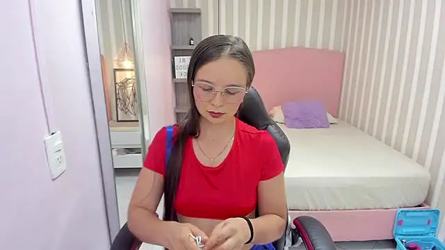 LORELAIGIVEN online show from 06-01-26, 12:38