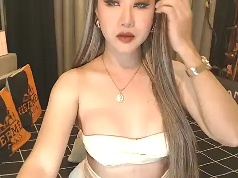 Snapshot of JustForCassie chatting on 05-23-26, 03:16 JustForCassie online show from 05-23-26, 03:16
