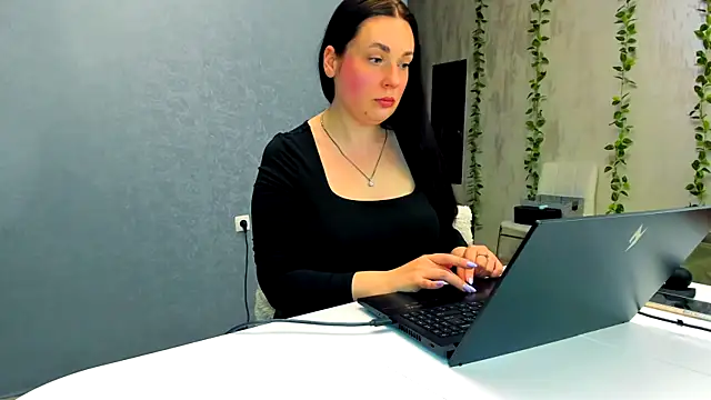 WorshipLilit online show from 04-10-26, 07:54