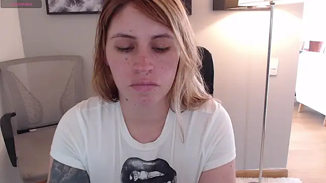Snapshot of thamarajane chatting on 06-09-26, 07:04 thamarajane online show from 06-09-26, 07:04