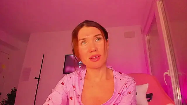 Cameron diazz online show from 03-17-26, 10:02