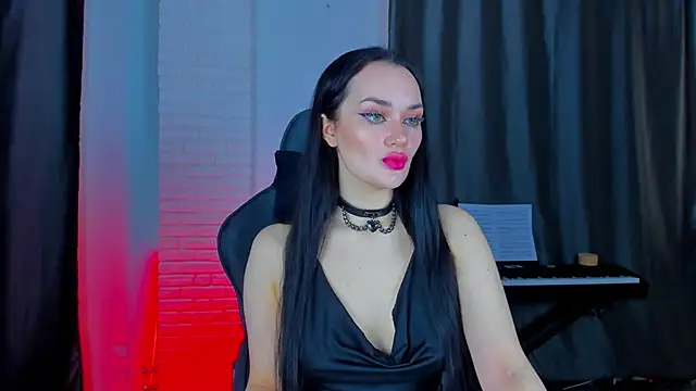 Snapshot of QueenAliss chatting on 02-10-25, 07:04 QueenAliss online show from 02-10-25, 07:04