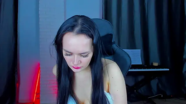 Snapshot of QueenAliss chatting on 02-11-25, 02:24 QueenAliss online show from 02-11-25, 02:24