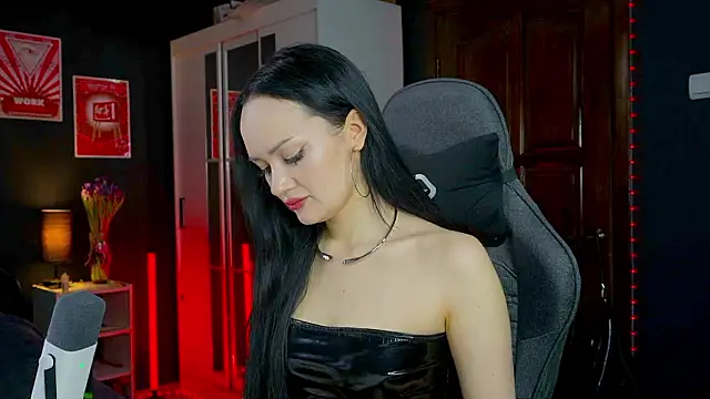 QueenAliss online show from 03-17-26, 05:21