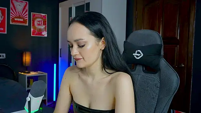 QueenAliss online show from 11-11-25, 05:46