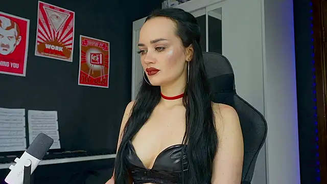 Snapshot of QueenAliss chatting on 09-22-25, 04:18 QueenAliss online show from 09-22-25, 04:18