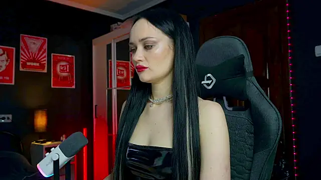 QueenAliss online show from 01-10-26, 08:42