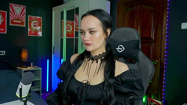 QueenAliss online show from 11-07-25, 05:56