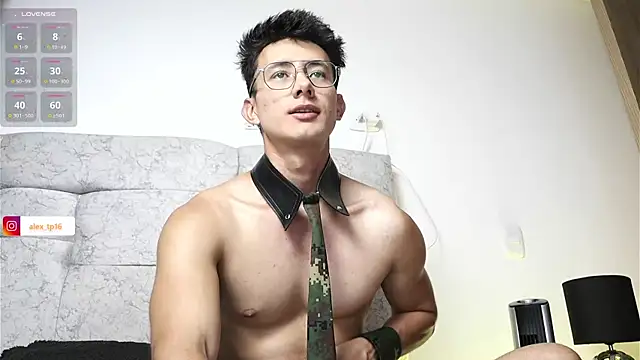 Snapshot of _Alexxx chatting on 10-17-25, 10:55 Alexxx online show from 10-17-25, 10:55