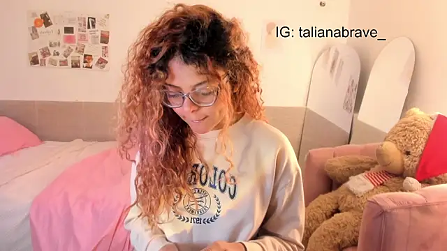 Snapshot of ValienteGirl_ chatting on 09-30-25, 03:23 ValienteGirl online show from 09-30-25, 03:23