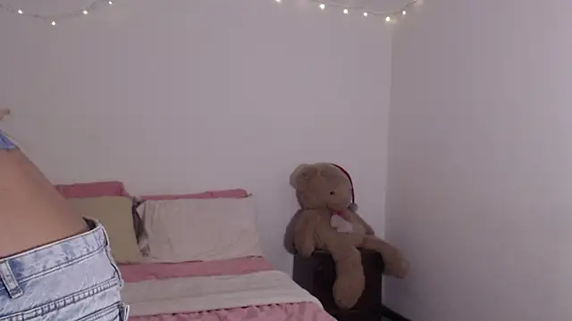 ValienteGirl  online show from 04-26-26, 12:08