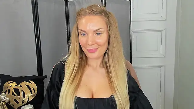 Snapshot of AulloraHoney chatting on 06-07-26, 05:51 AulloraHoney online show from 06-07-26, 05:51
