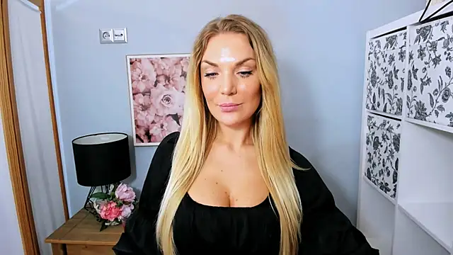 AulloraHoney online show from 02-16-25, 03:16