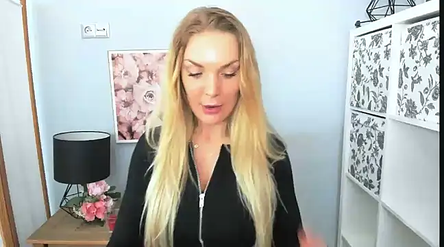 AulloraHoney online show from 02-26-25, 11:54