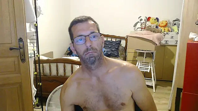 Snapshot of steph19x5 chatting on 07-09-26, 07:13 steph19x5 online show from 07-09-26, 07:13