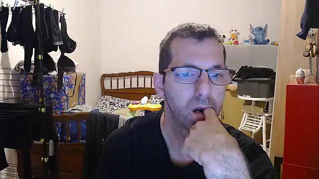 steph19x5 online show from 12-18-25, 05:12