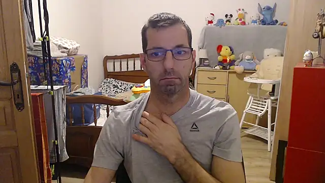 steph19x5 online show from 12-17-25, 06:51