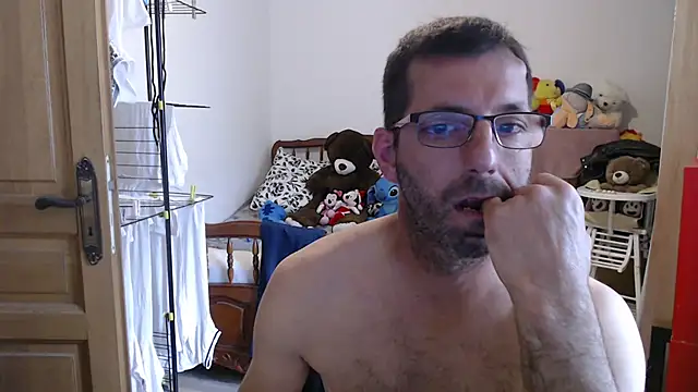 Snapshot of steph19x5 chatting on 04-29-26, 04:11 steph19x5 online show from 04-29-26, 04:11