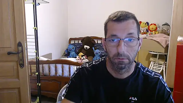 Snapshot of steph19x5 chatting on 07-04-26, 05:03 steph19x5 online show from 07-04-26, 05:03