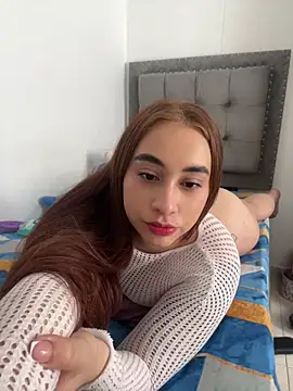 Snapshot of Elena222_ chatting on 06-20-26, 06:35 Elena222 online show from 06-20-26, 06:35