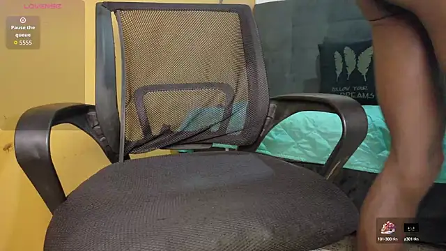 Snapshot of bigdanny_5 chatting on 10-26-25, 10:04 bigdanny 5 online show from 10-26-25, 10:04